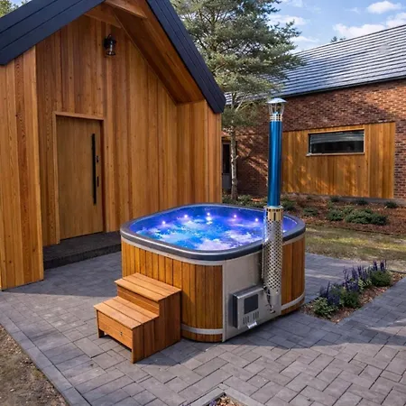 Vakantiehuis Luksusowe Nad Jeziorem Zapach Sosny Jacuzzi Sauna Kaszuby Bartoszylas